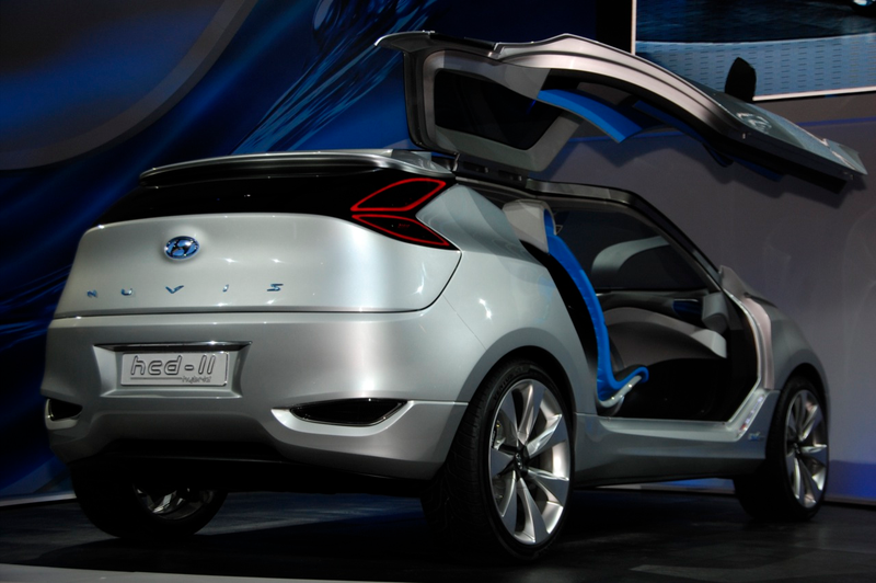 Illustration for article titled Hyundai Nuvis Concept: Hybrid Blue Drive Gives It Wings